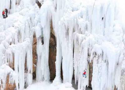 آبشار یخی دره هملون ؛ یخ نوردی در پایتخت